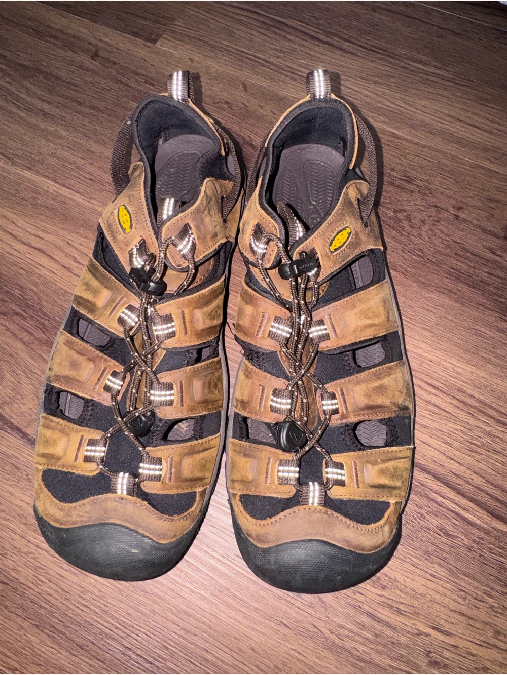 Keen Brown and Black Men’s Closed-Toe Fisherman Sandal 11.5